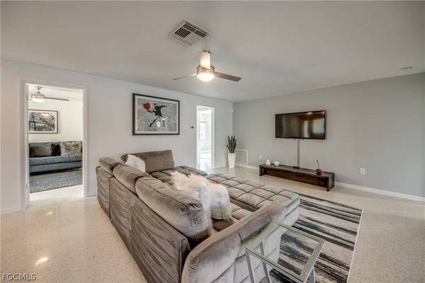 1633 SE 39th TER, Cape Coral, FL 33904