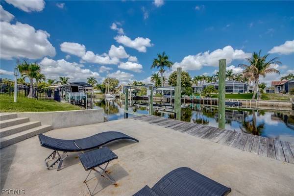 1633 SE 39th TER, Cape Coral, FL 33904