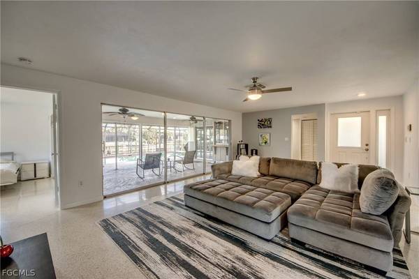 1633 SE 39th TER, Cape Coral, FL 33904