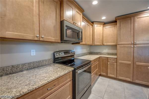 4425 SE 13th AVE, Cape Coral, FL 33904