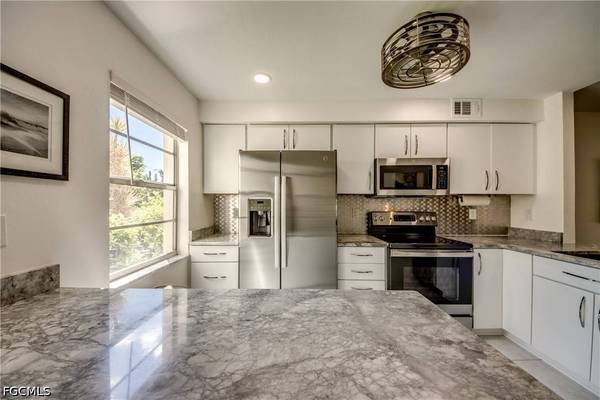 4016 SE 19th AVE #101, Cape Coral, FL 33904