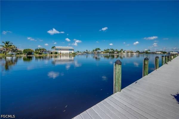 4016 SE 19th AVE #101, Cape Coral, FL 33904