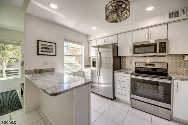 4016 SE 19th AVE #101, Cape Coral, FL 33904