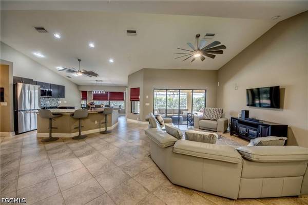 515 SW 29th TER, Cape Coral, FL 33914