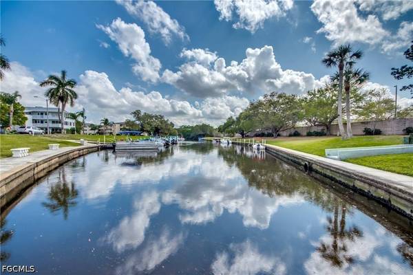1215 Tropic TER, North Fort Myers, FL 33903