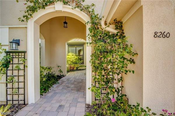 8260 Venetian Pointe DR, Fort Myers, FL 33908