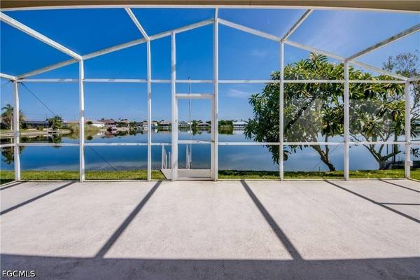 850 SE 1st TER, Cape Coral, FL 33990