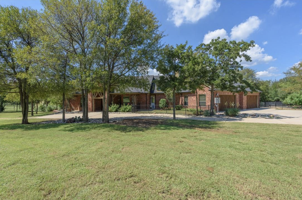 639 Martingale Dr, Little Elm, TX 75068-2134