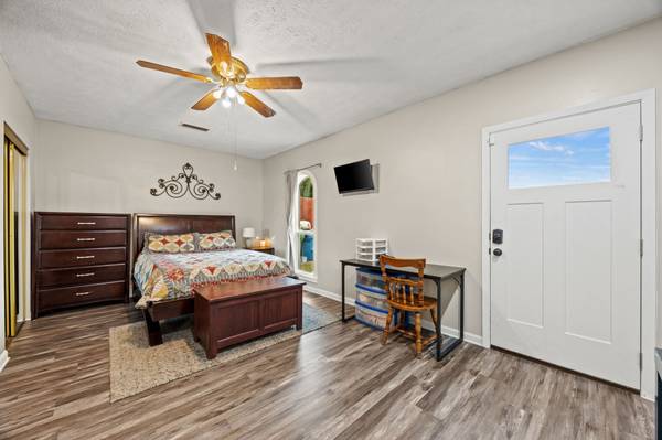 Lewisville, TX 75077-2728,1625 Glenhill Ln
