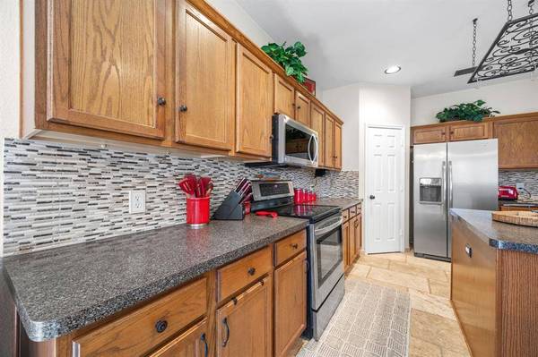 7113 Raintree Way, Denton, TX 76210