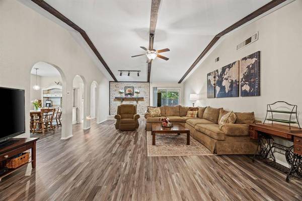 1625 Glenhill Lane, Lewisville, TX 75077