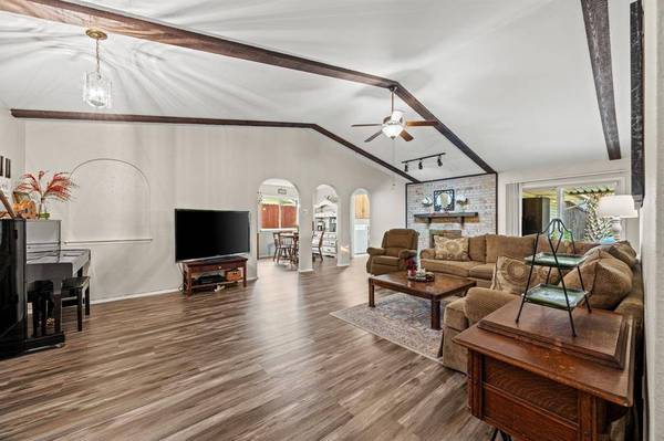 1625 Glenhill Lane, Lewisville, TX 75077