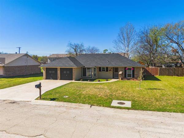 227 Diane Drive, Sanger, TX 76266