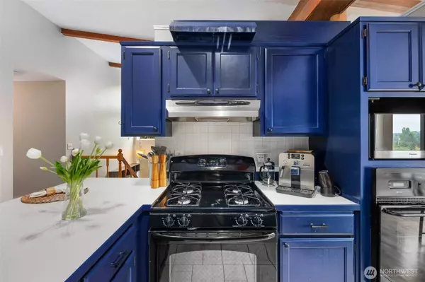 1400 SW Thistle ST, Seattle, WA 98106