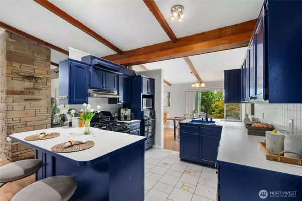 1400 SW Thistle ST, Seattle, WA 98106