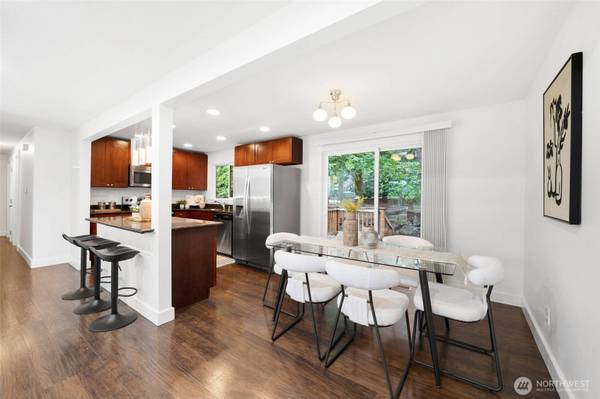 8535 NE 136th ST, Kirkland, WA 98034