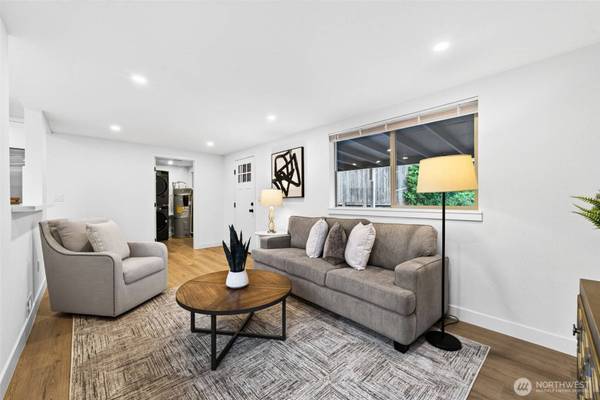 4846 S Kenny ST, Seattle, WA 98118