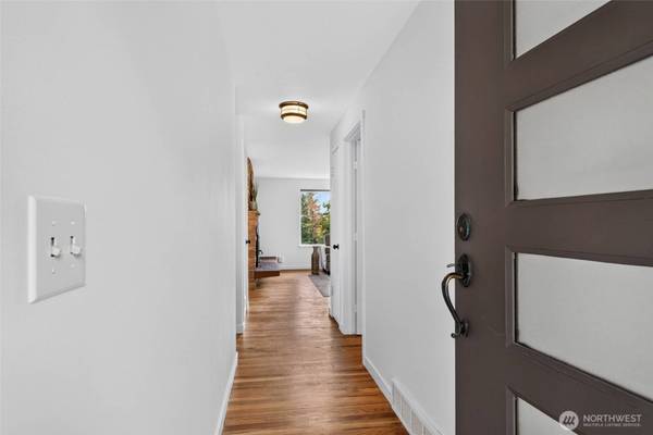 629 SW 3rd PL, Renton, WA 98057