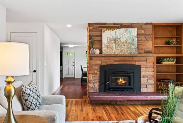 629 SW 3rd PL, Renton, WA 98057