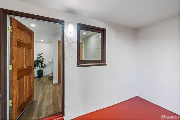 107 Venus ST, San Francisco, CA 94124