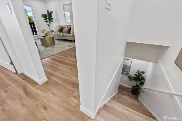 107 Venus ST, San Francisco, CA 94124