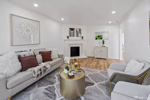 107 Venus ST, San Francisco, CA 94124