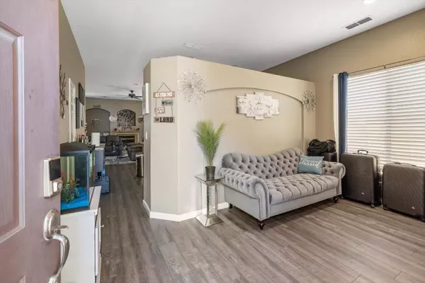 6290 Crestview CIR, Stockton, CA 95219