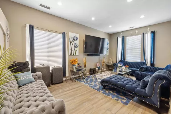 6290 Crestview CIR, Stockton, CA 95219