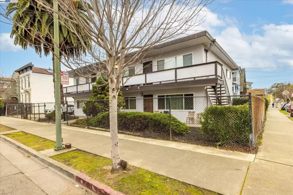 1745 Chase St, Oakland, CA 94607