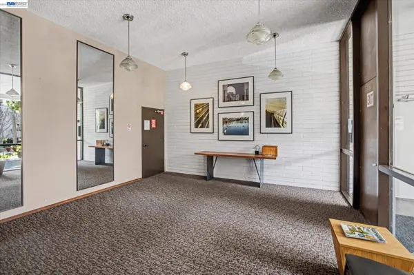 625 El Dorado Ave #106, Oakland, CA 94611