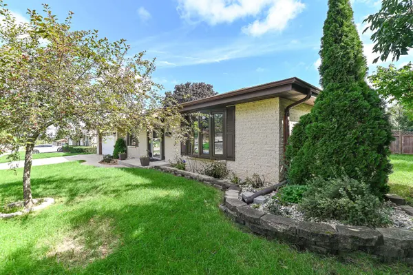 5224 S 23rd St, Milwaukee, WI 53221
