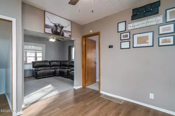 615 7TH ST N, Grand Forks, ND 58203