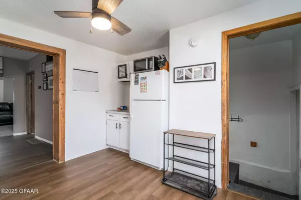 615 7TH ST N, Grand Forks, ND 58203