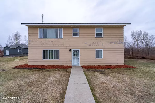 2110 CLEMETSON ST NE, Grand Forks, ND 58203