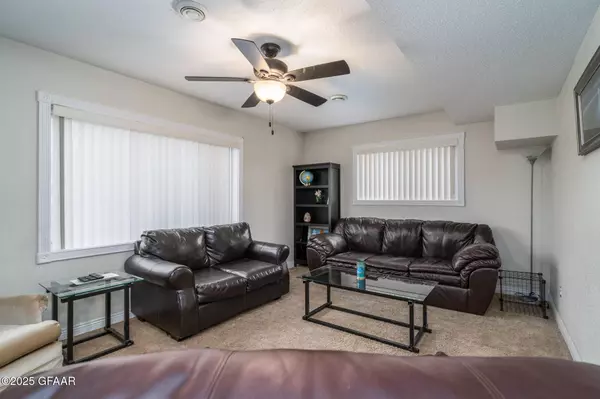 2110 CLEMETSON ST NE, Grand Forks, ND 58203