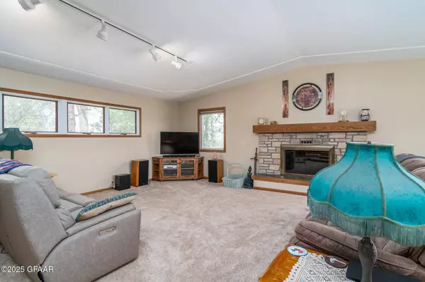 3501 54TH AVE N, Grand Forks, ND 58203