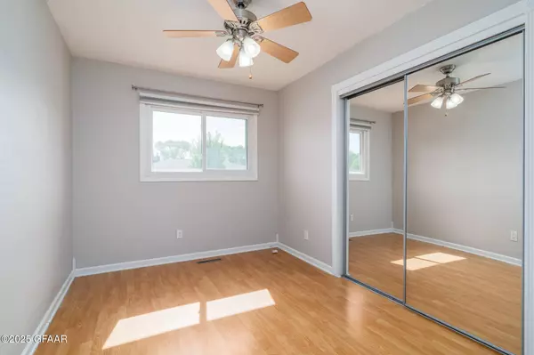 2902 SHADOW RD, Grand Forks, ND 58201