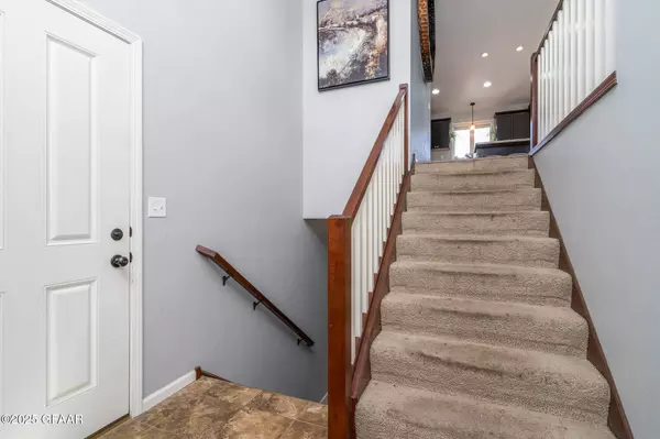 114 RIVERVIEW LN SE, East Grand Forks, MN 56721