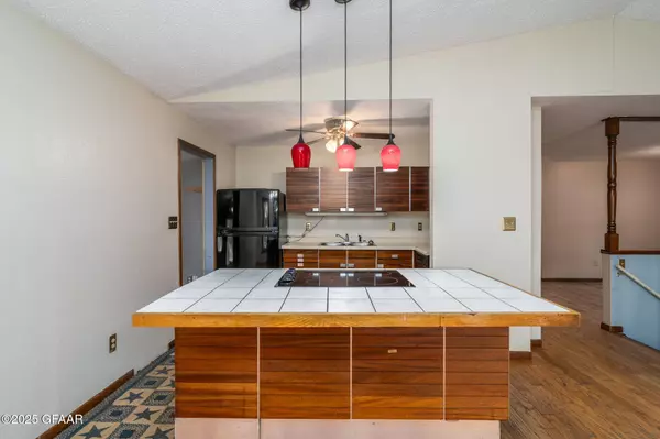 1445 10TH AVE NE, Thompson, ND 58278