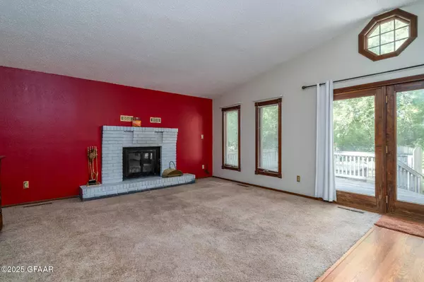 1445 10TH AVE NE, Thompson, ND 58278