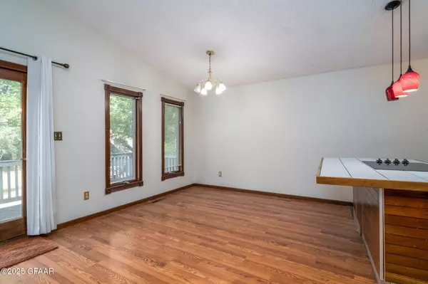 1445 10TH AVE NE, Thompson, ND 58278