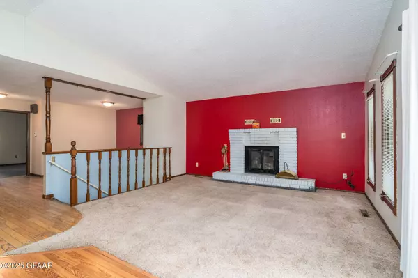 1445 10TH AVE NE, Thompson, ND 58278