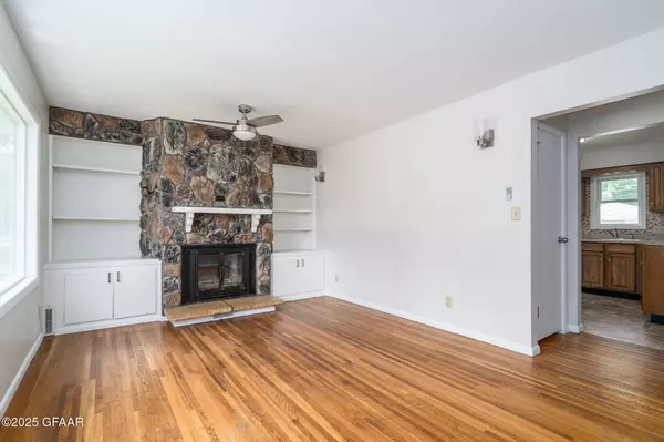 1710 9TH AVE N, Grand Forks, ND 58203