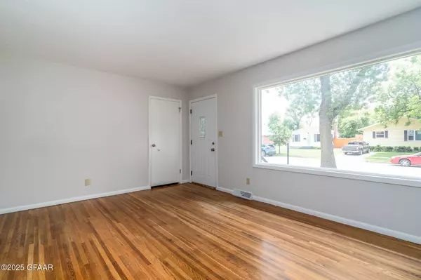 1710 9TH AVE N, Grand Forks, ND 58203