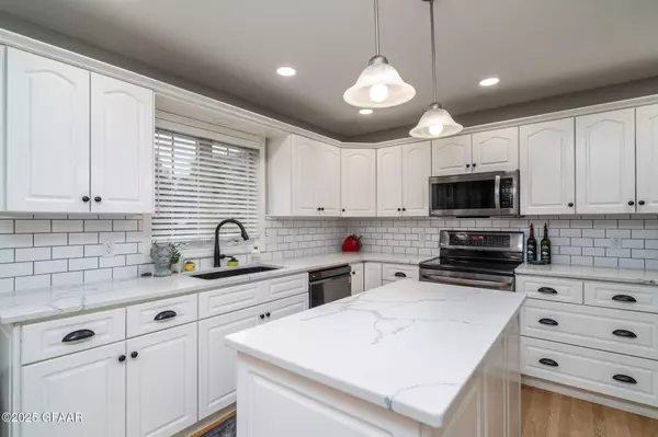 2134 44TH AVE S, Grand Forks, ND 58201