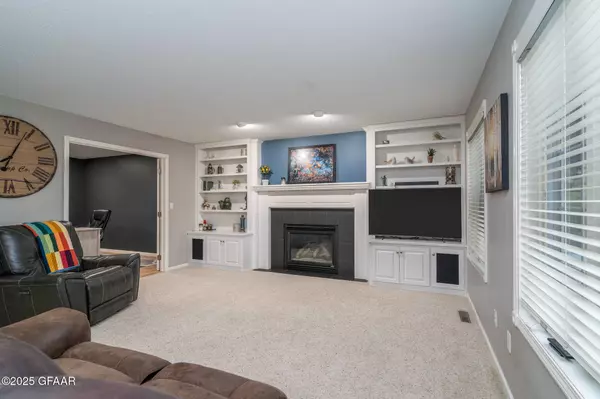 2134 44TH AVE S, Grand Forks, ND 58201