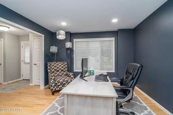 2134 44TH AVE S, Grand Forks, ND 58201