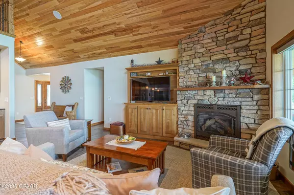 34553 E TRINITY PT RD, Mentor, MN 56736