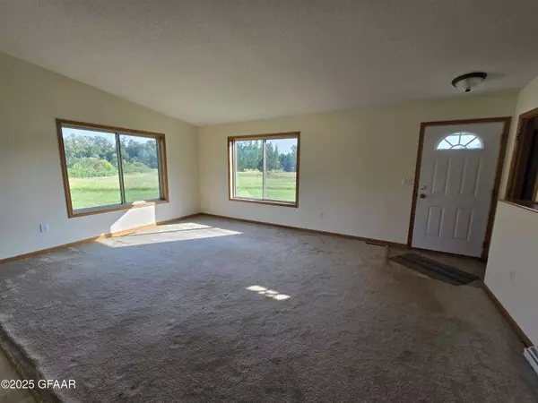 9446 COUNTY RD 12, Cavalier, ND 58220