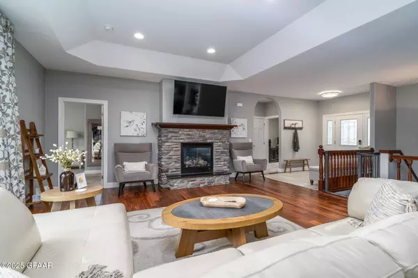 2272 45TH AVE S, Grand Forks, ND 58201